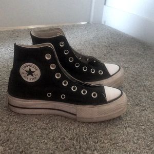 Black and white womens platform Convers